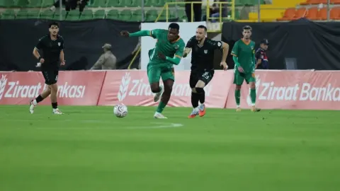 5 gollü maçta Süper Lig ekibi tur atladı