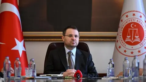 Adalet Bakanı Gürlek duyurdu: Üç faili meçhul cinayet daha aydınlatıldı