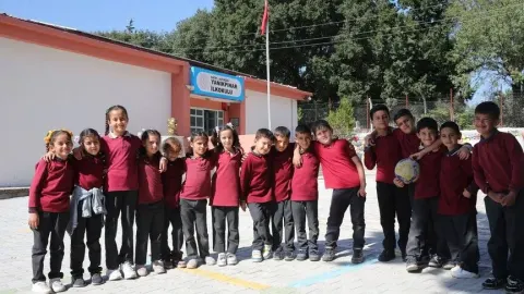 Alarko Carrier, Hatay'da kırsal mahalledeki okula çevre dostu iklimlendirme sistemi kurdu
