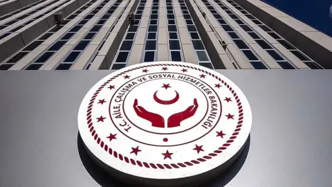 Antalya'da "çocuk güzellik yarışmasına" suç duyurusu