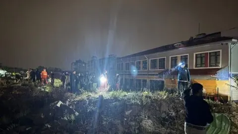 Antalya'da hortum nedeniyle parçalanan konteynerlerdeki 4 işçi öldü, 1 işçi yaralandı