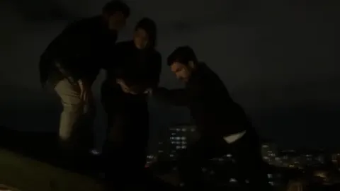 Aranan firari evin çatısında bulundu