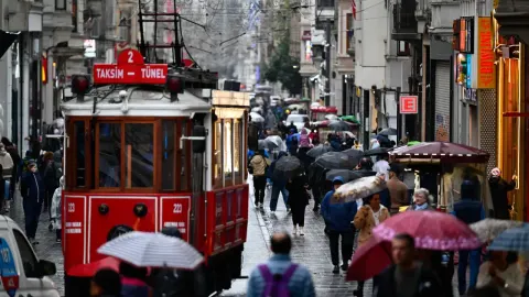 Aşırı sağanak gitti, hava açtı: Sıcaklık 30 dereceye yaklaşacak, yağmur için yeni tarih belli oldu
