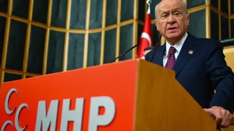 Bahçeli'den Kazakistan'a Cumhuriyet Günü mesajı