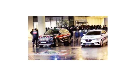 Bakırköy Belediyesi’ne operasyon... 5’i başkan yardımcısı 56 gözaltı