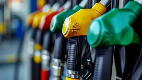 Benzine büyük indirim geliyor: Tabela değişecek