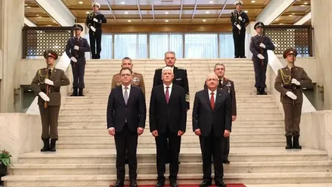 Bulgaristan, Romanya ve Türkiye savunma bakanlarından Sofya'daki toplantının ardından ortak açıklama