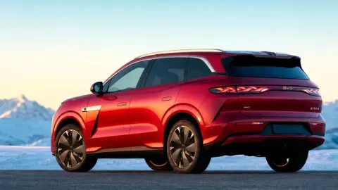 BYD'den yedi kişilik elektrikli SUV. 5 dakikada yüzde 70 şarj