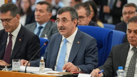 Cevdet Yılmaz: Yatırımcı ile manipülatörü birbirine karıştırmadan süreçleri hayata geçireceğiz