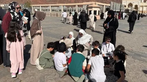 Çocuklar umreyi yaşlarına uygun etkinliklerle keşfediyor