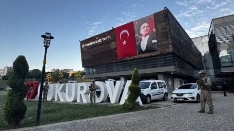 Çukurova Belediye Başkanı Kozay görevinden uzaklaştırıldı