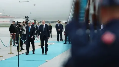 Cumhurbaşkanı Erdoğan, Kazakistan Cumhurbaşkanı Tokayev'i karşıladı