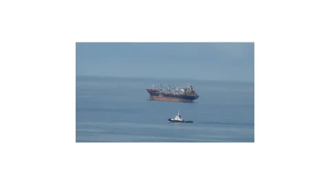 Dron saldırısına uğrayan gemi Giresun açıklarına sürüklendi