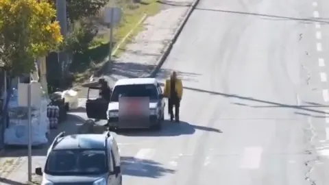 Ehliyetsiz sürücü polisi görünce yer değiştirdi. Drondan kaçamadı