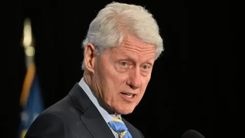 Eski ABD Başkanı Clinton, Müslümanların inançları nedeniyle aşağılanmasından bıktığını söyledi