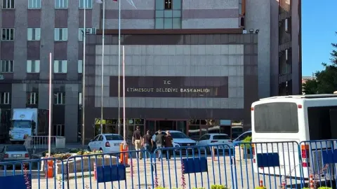 Etimesgut Belediyesine yönelik "yolsuzluk" soruşturmasında 7 şüpheli tutuklandı