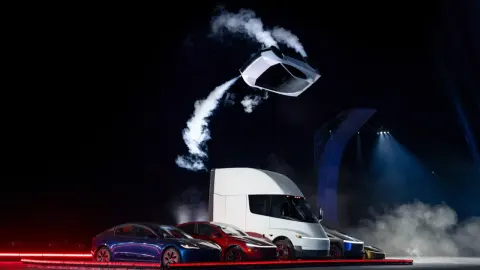 Ferrari CEO'sundan Tesla'ya övgü: Yeni Roadster'a 10 üzerinden 10 verdi