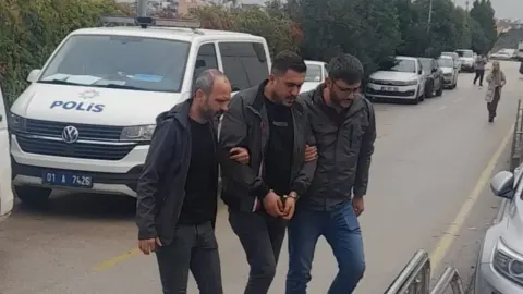 Firari suç örgütü şüphelisi MİT ve polisin ortak operasyonuyla yakalandı