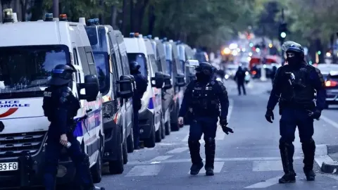 Fransa'da Ulusal Birlik partisinin mitinginde gerginlik ihtimaline karşı sıkı önlemler alındı