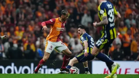Galatasaray ve Fenerbahçe derbi hazırlıklarını sürdürdü