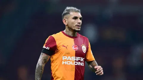 Galatasaray'da Lucas Torreira, Süper Lig'de ilk kırmızı kartını gördü - Galatasaray - Spor Haberleri