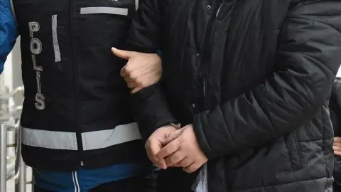 İkinci el araç satımında sahte raporlar düzenledikleri iddia edilen 14 zanlı yakalandı