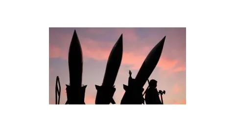 İran Meclisi komisyon başkanı Azizi, İsrail'in yaşanmaz hale geleceğini açıkladı