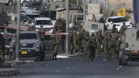 İsrail askerleri ile Filistin topraklarını gasbeden İsrailliler, Batı Şeria'da 2'si çocuk, 3 kişiyi yaraladı
