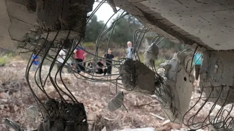 İsrail, Doğu Kudüs’te 7 daireli binayı yıkarak 35 Filistinliyi evsiz bıraktı