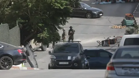 İsrail'in kuşattığı El Halil'de Filistinlilerin çıkarıldığı evler askeri mevzilere dönüştürülüyor
