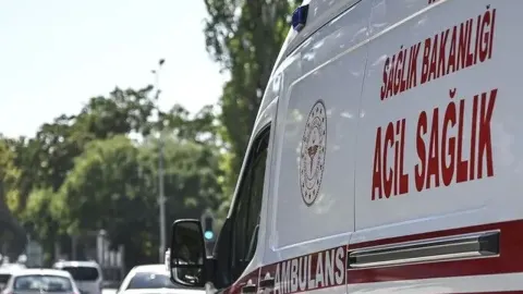 İstanbul'da okulda bıçaklı saldırı! 1 öğrenci hayatını kaybetti, MEB duyurdu eğitime ara verildi