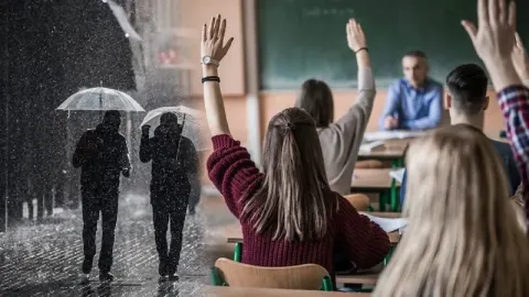 İstanbul'da okullar tatil mi son dakika? İstanbul'da yarın okullar tatil olacak mı? Valilik son dakika açıklamaları