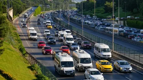 İstanbul'da yolculuk maliyeti arttı. Özel araçla işe gidip gelme maliyeti aylık yaklaşık 15 bin lira