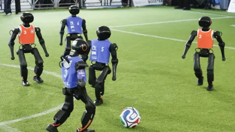 İtalya'da sıra dışı futbol: Bu sefer robotlar karşılaştı