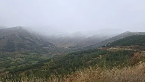 İzmir'in yüksek kesimlerine kar yağdı