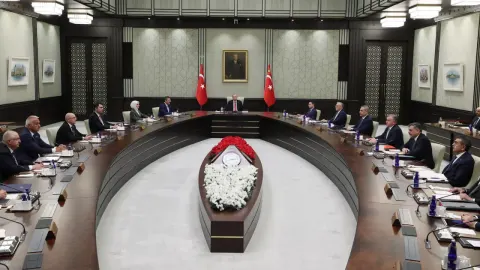 Kabine yarın toplanıyor. Ana gündem fon soruşturması
