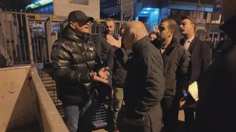 Kadıköy'de yıkım kararı alınan 3 binada tahliye gerginliği