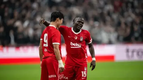 Kartal evinde uçtu! Dolmabahçe'de zafer son bölümde geldi