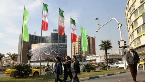 Katarlı arabulucuların İranlı yetkililerle görüşmek üzere Tahran'a gittiği iddia edildi