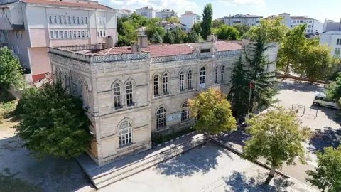 Koloğlu İlkokulu 109 yıllık eğitim mirasını geleceğe taşıyor