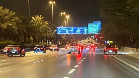 Körfez'de gerilim tırmanıyor: ABD'den tahliye hazırlığı, İran'da patlamalar