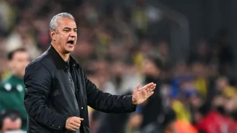 Kötü Gidişatın Ardından Fenerbahçe’de İsmail Kartal İstifa Etti