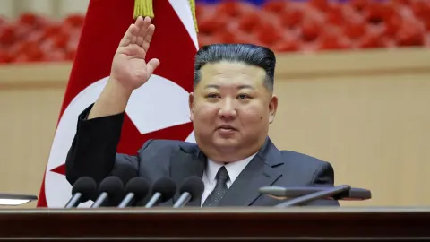 Kuzey Kore lideri Kim: Dünyanın en güçlü ordusunu kuracağız