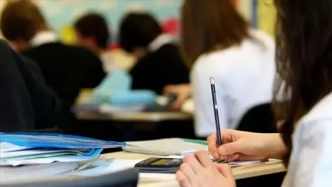 MEB’den sınav sisteminde yeni dönem! Soru havuzuna 8 bin soru ekleniyor