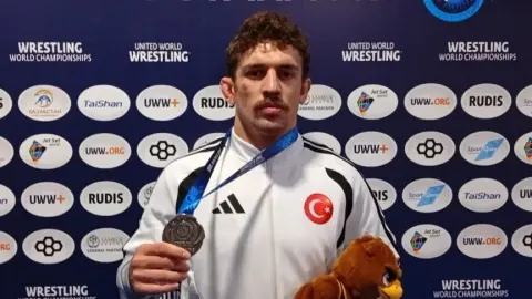 Milli güreşçi Yüksel Sarıçiçek, dünya ikincisi oldu