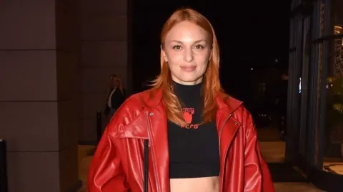 Nilperi Şahinkaya: Yakışıklılık değil, ses tonu önemli