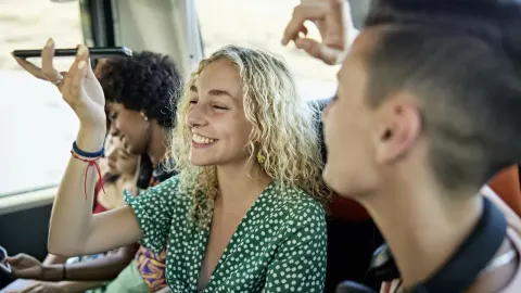 Otobüslerde kulaklıksız müzik dinleyenlere para cezası geliyor