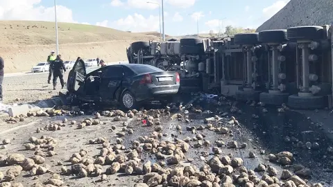 Peş peşe feci kaza: Ankara'da 3, Ağrı'da 4 ölü