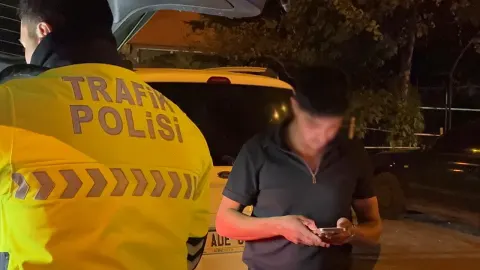 Polisin üzerine araç sürdü, "dava açarım" diyerek tehdit etti