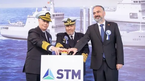 Portekiz'e yapılan tarihi ihracatta ikinci lojistik destek gemisi kızağa alındı